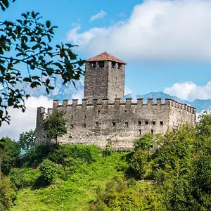 Castello Di Zumelle Мель
